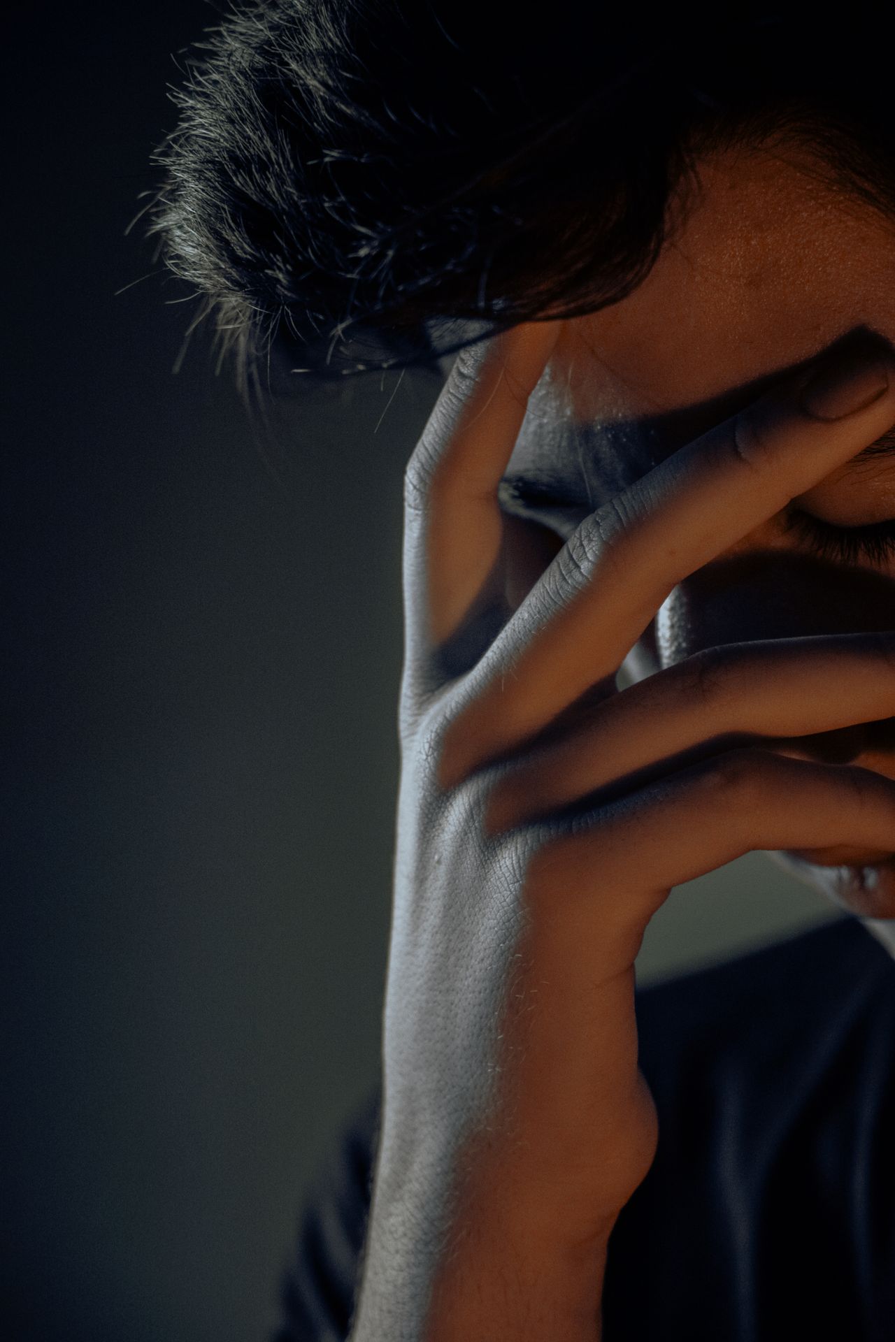 Illustration symbolisant l'anxiété et la gestion du stress dans l'article 9 de Catherine Blandiaux